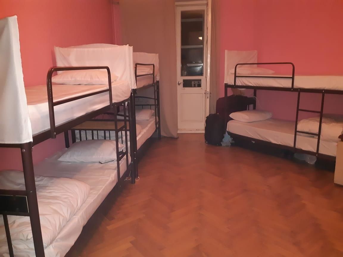 Номер Общий номер для мужчин и женщин в Хостелы NIZAMI VIEW HOSTEL AND  GUEST HOUSE Баку Азербайджан