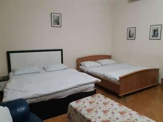 Хостелы NIZAMI VIEW HOSTEL AND GUEST HOUSE Баку Семейный номер-5
